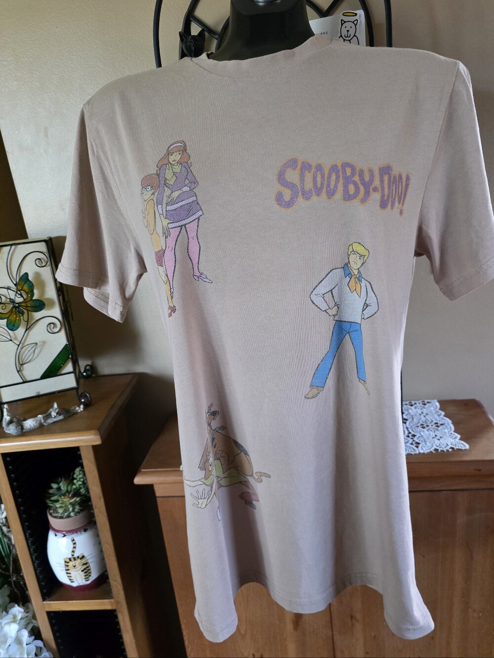 Retro Beige Scooby-Doo Unisex Graphic Tee Daphne Velma & Fred Size M